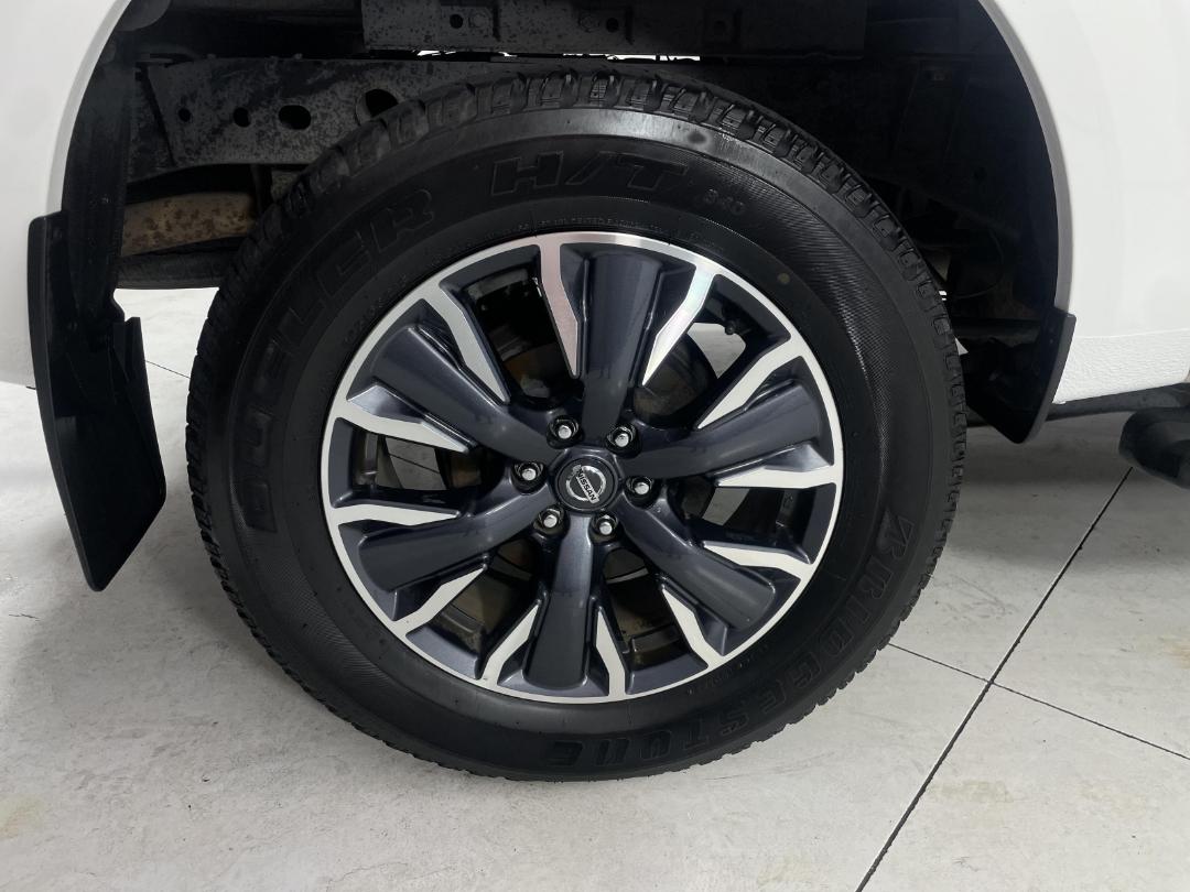 Photo '12' of Nissan Navara