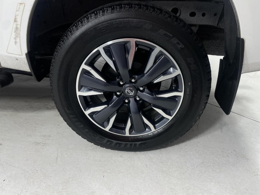 Photo '11' of Nissan Navara