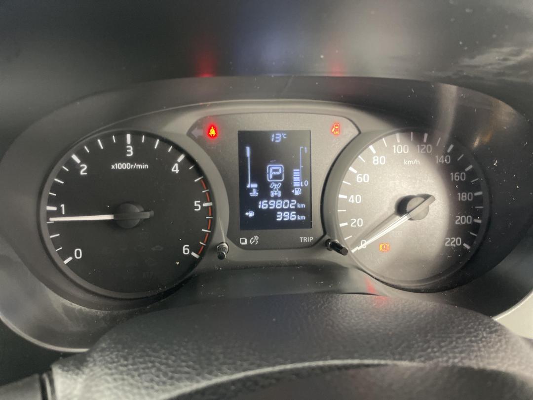 Photo '21' of Nissan Navara