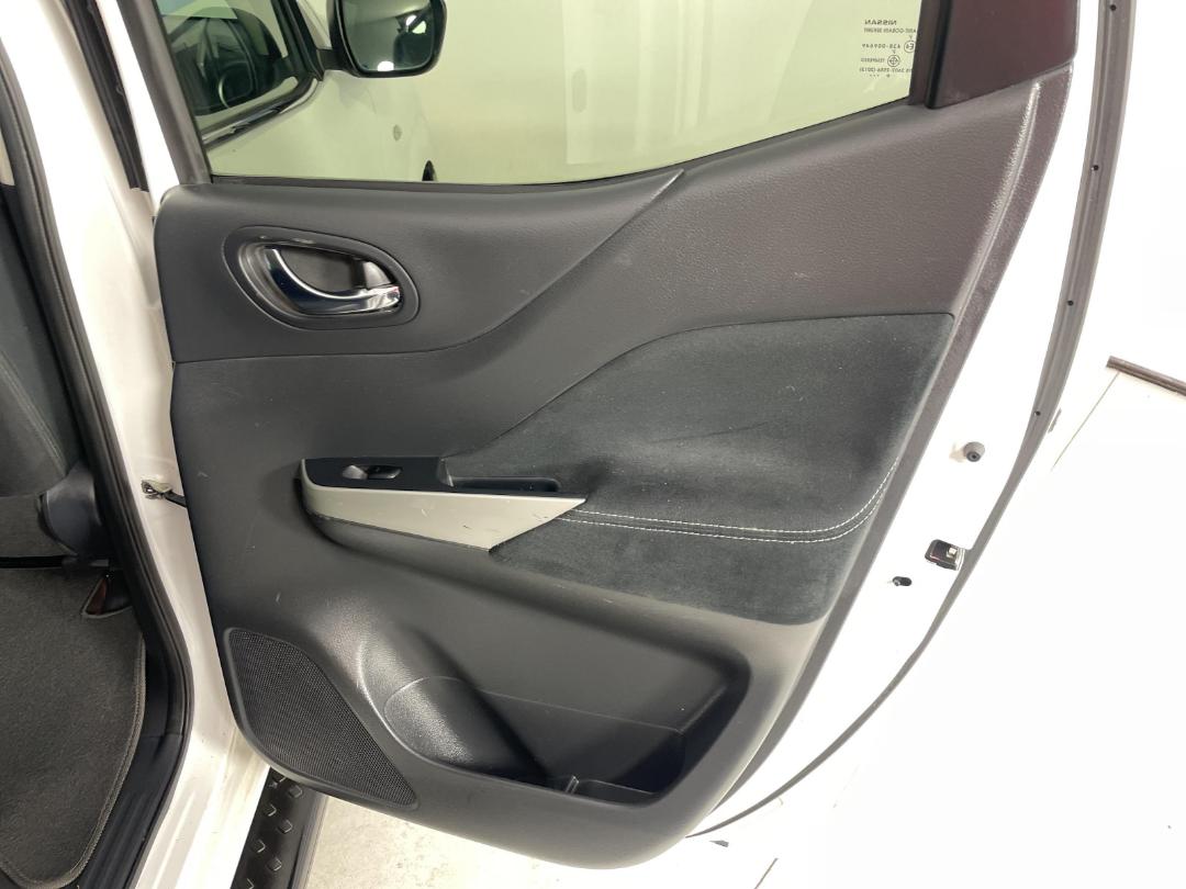 Photo '19' of Nissan Navara