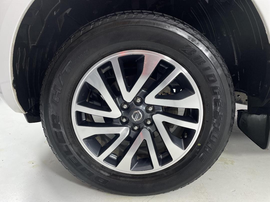 Photo '10' of Nissan Navara