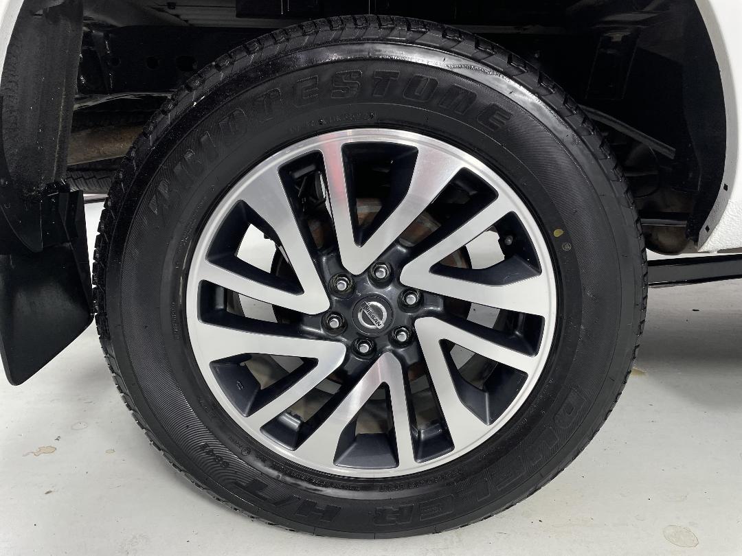 Photo '12' of Nissan Navara