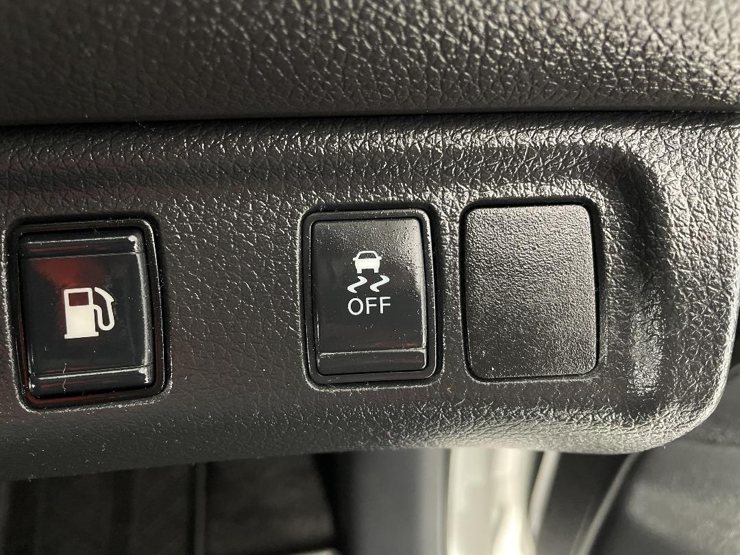 Photo '25' of Nissan Navara