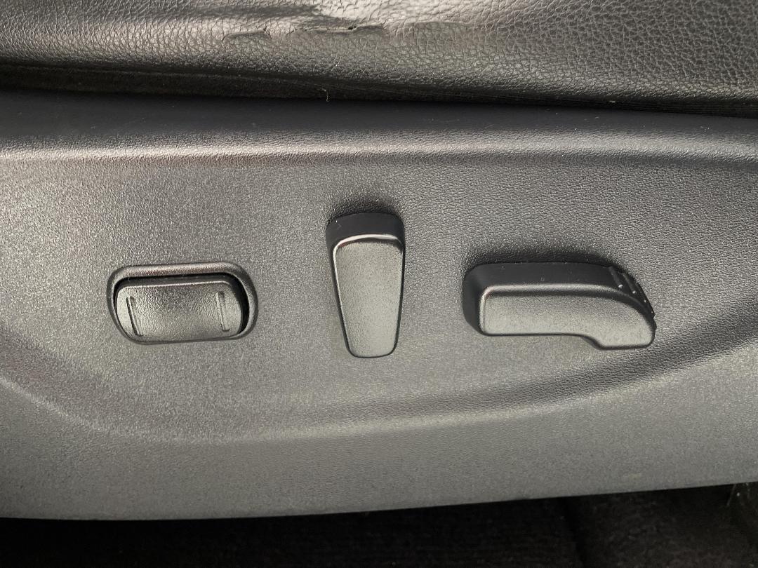 Photo '24' of Nissan Navara