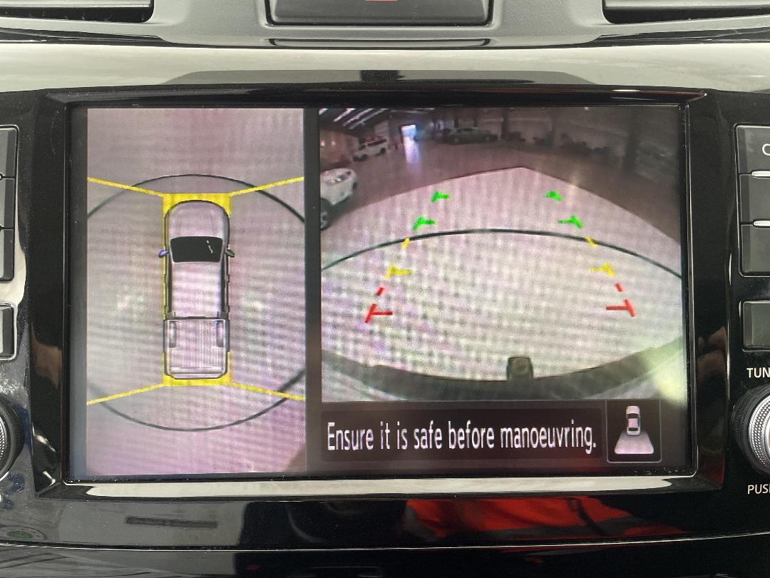 Photo '30' of Nissan Navara