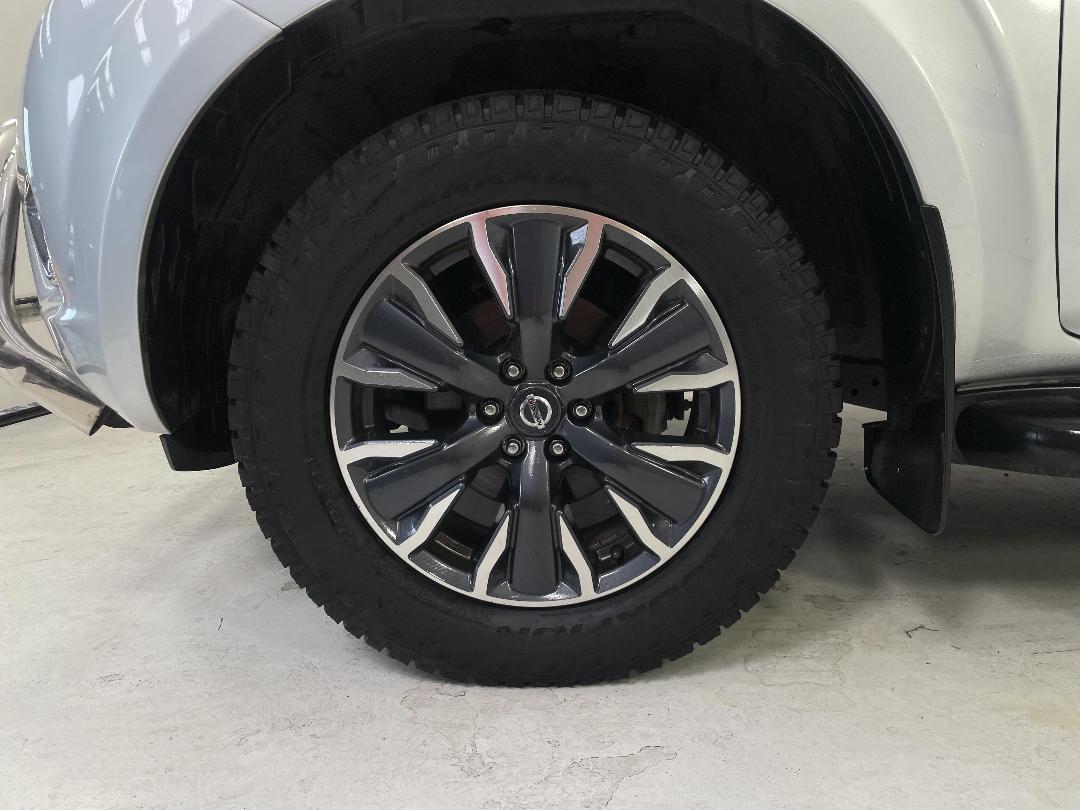 Photo '10' of Nissan Navara