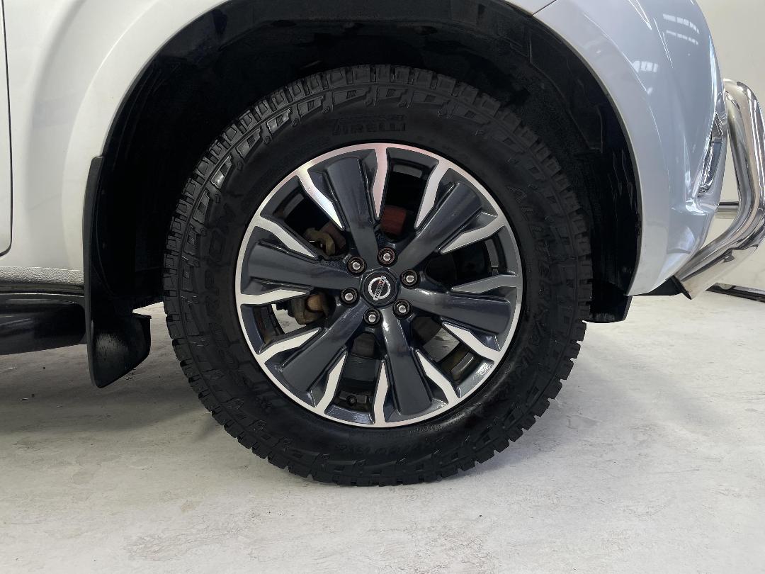 Photo '9' of Nissan Navara