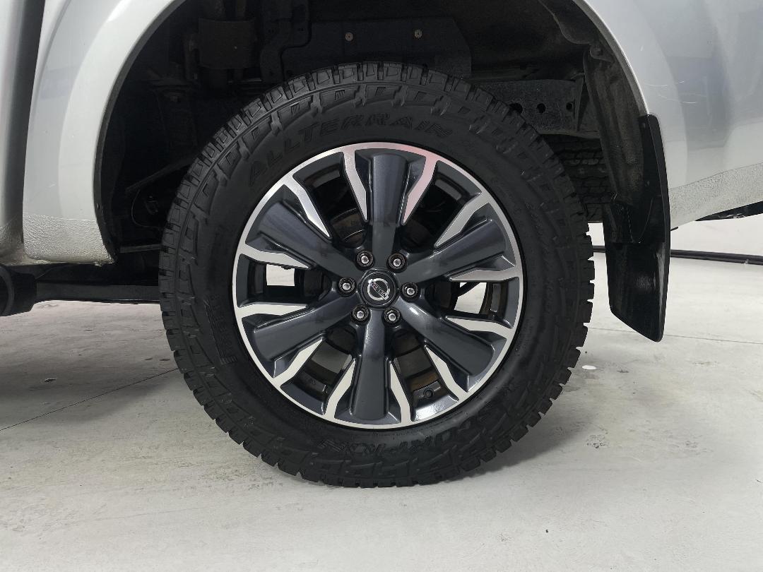 Photo '11' of Nissan Navara