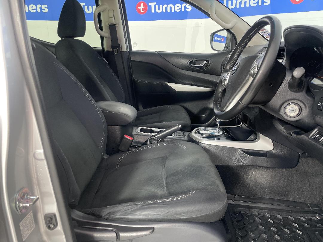 Photo '16' of Nissan Navara