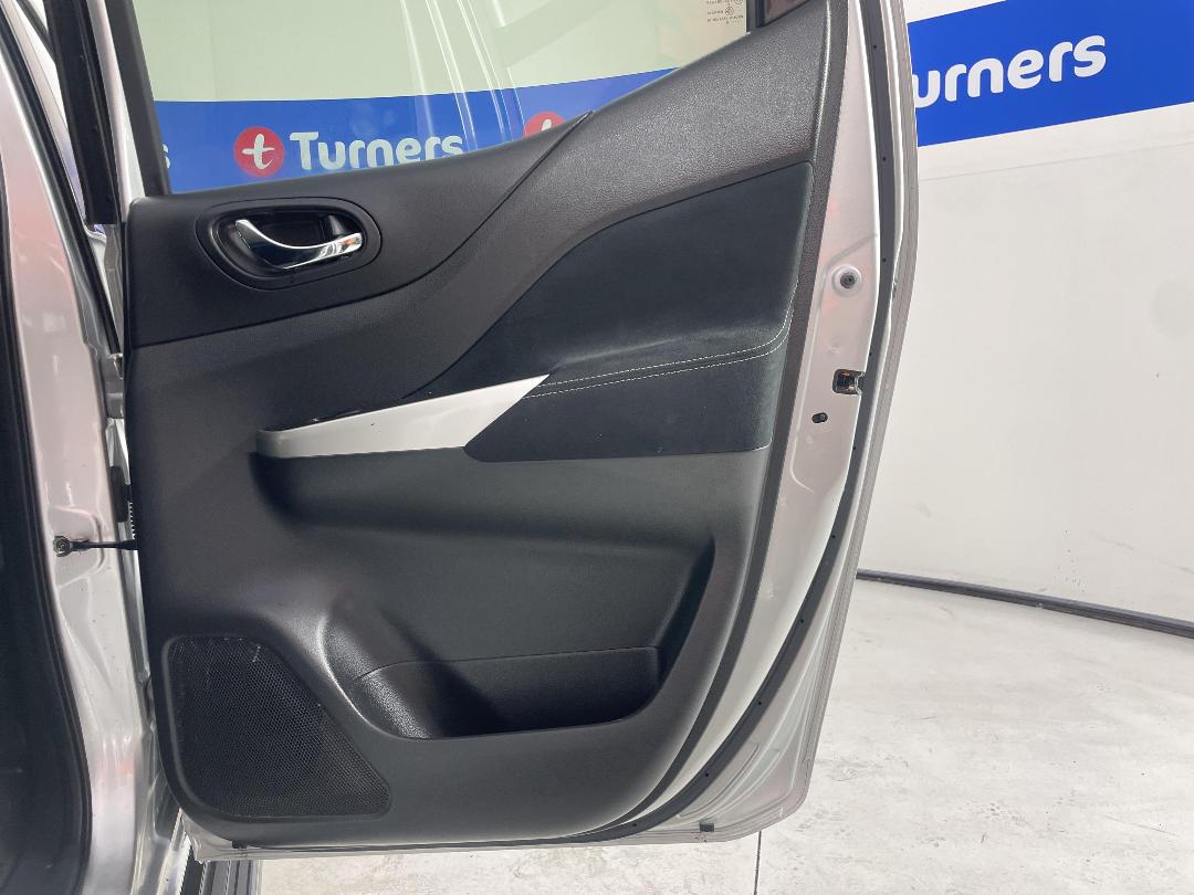 Photo '19' of Nissan Navara