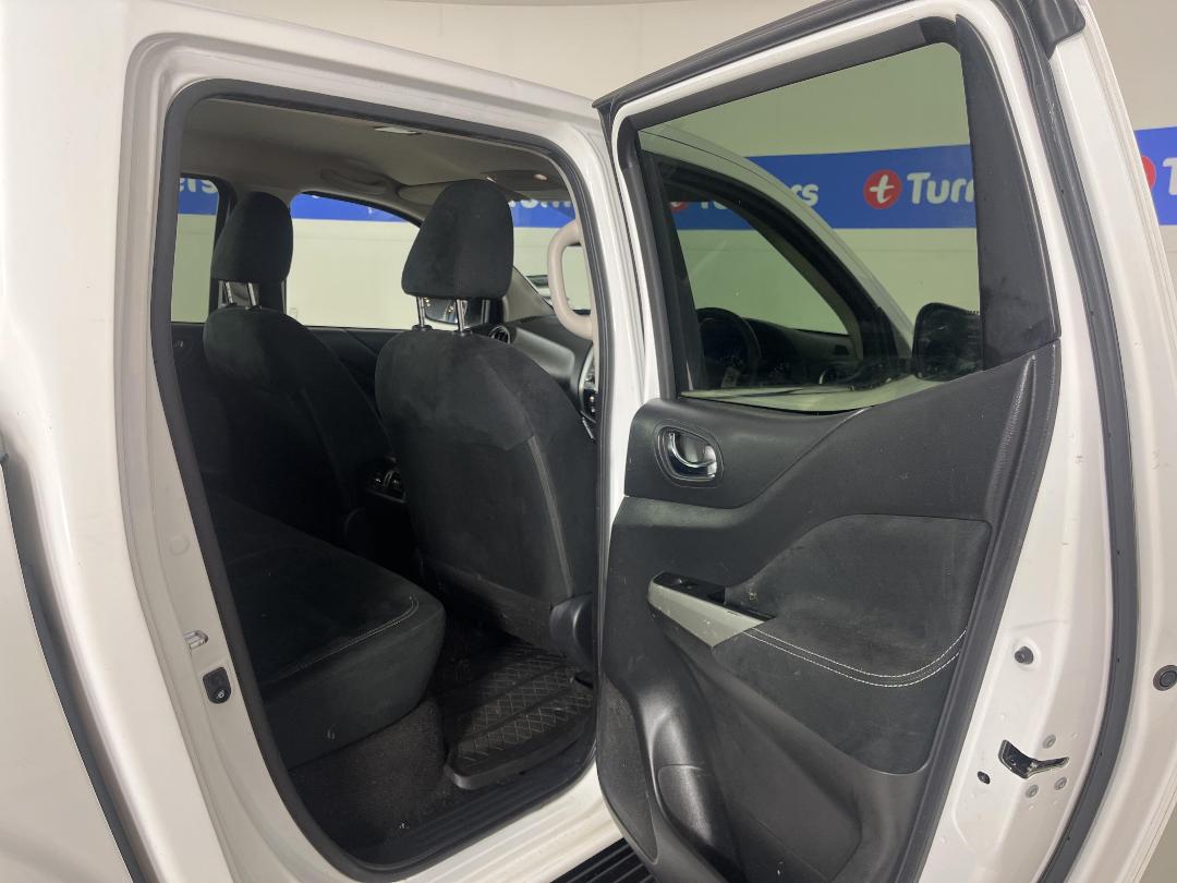 Photo '19' of Nissan Navara Photo '19' of Nissan Navara