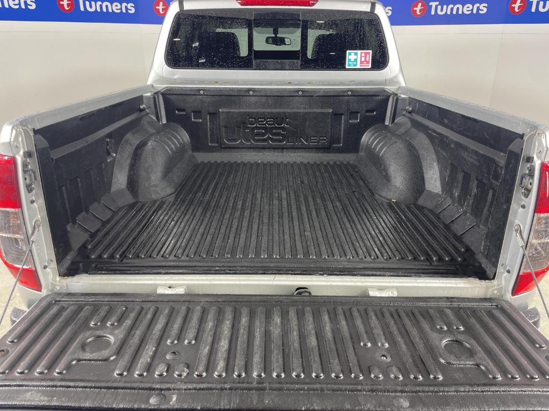 Photo '14' of Nissan Navara