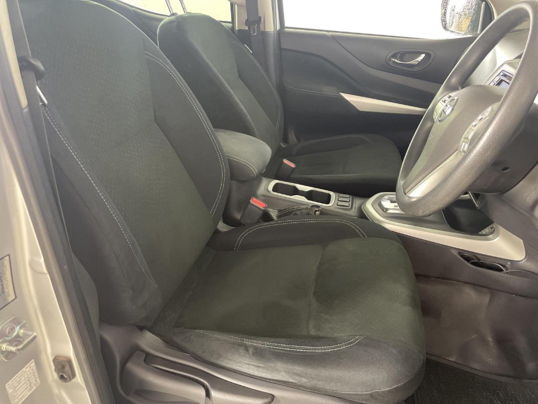 Photo '16' of Nissan Navara