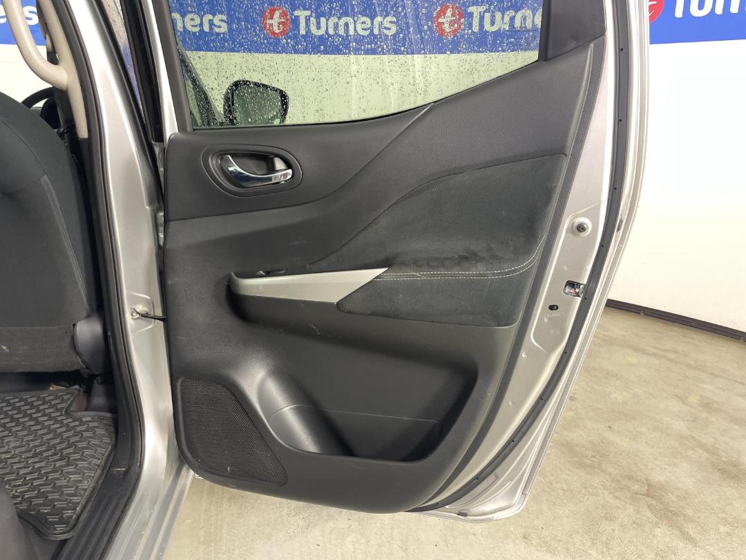 Photo '19' of Nissan Navara