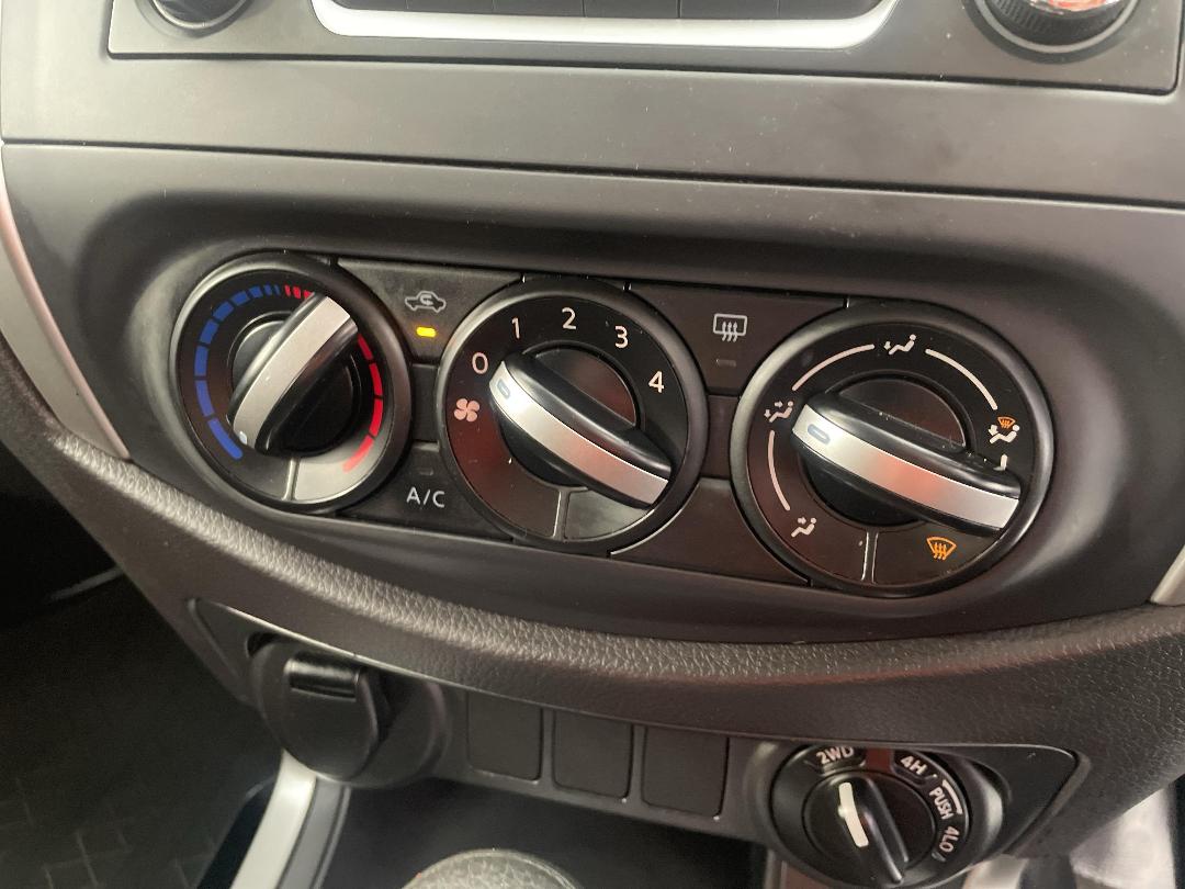 Photo '30' of Nissan Navara Photo '30' of Nissan Navara