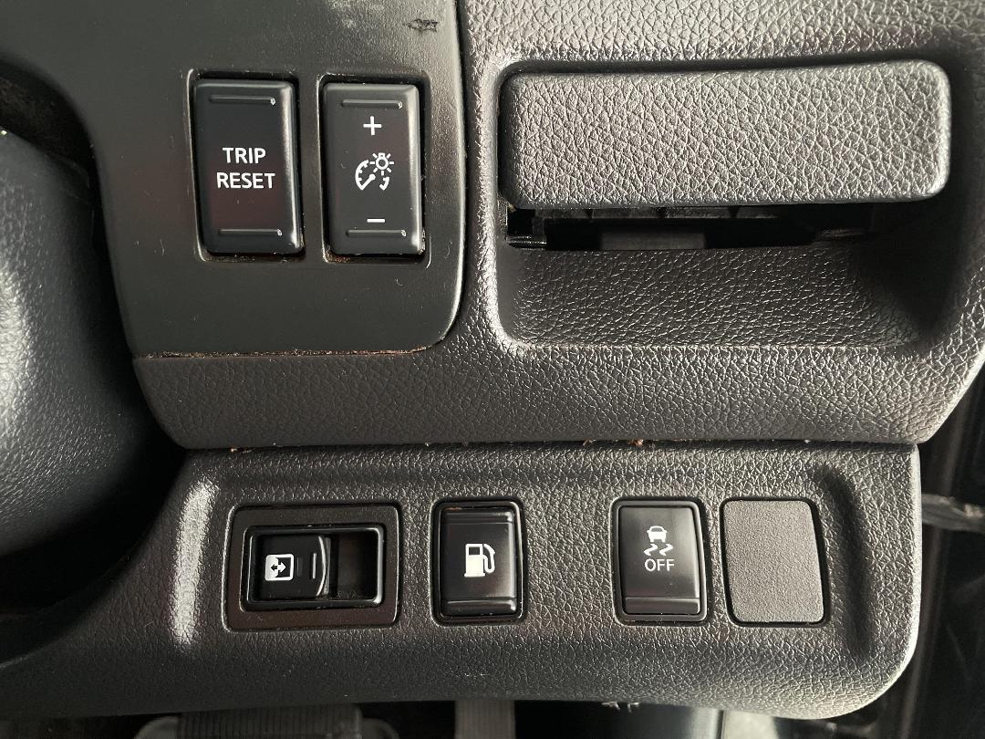 Photo '24' of Nissan Navara Photo '24' of Nissan Navara