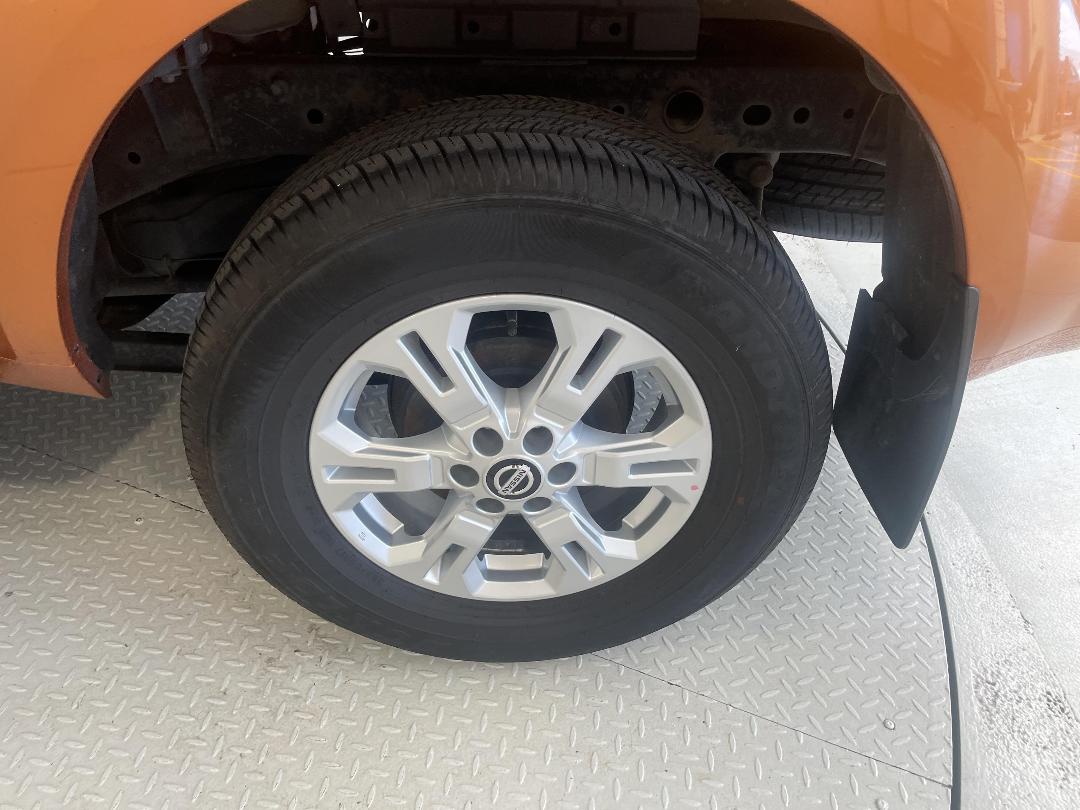 Photo '11' of Nissan Navara