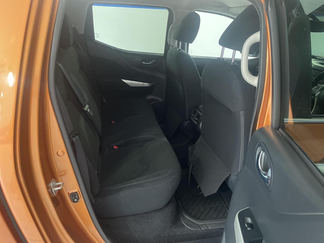 Photo '20' of Nissan Navara