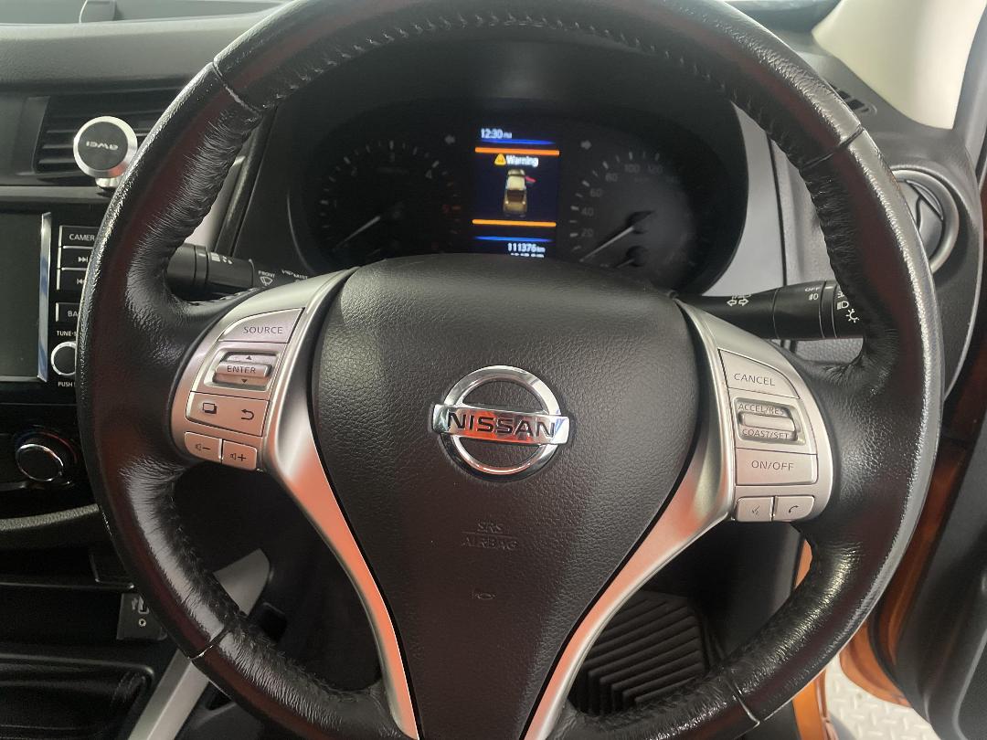 Photo '27' of Nissan Navara