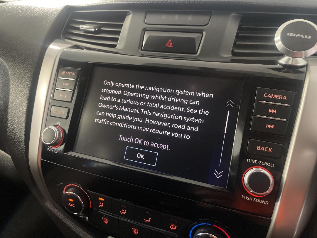 Photo '28' of Nissan Navara