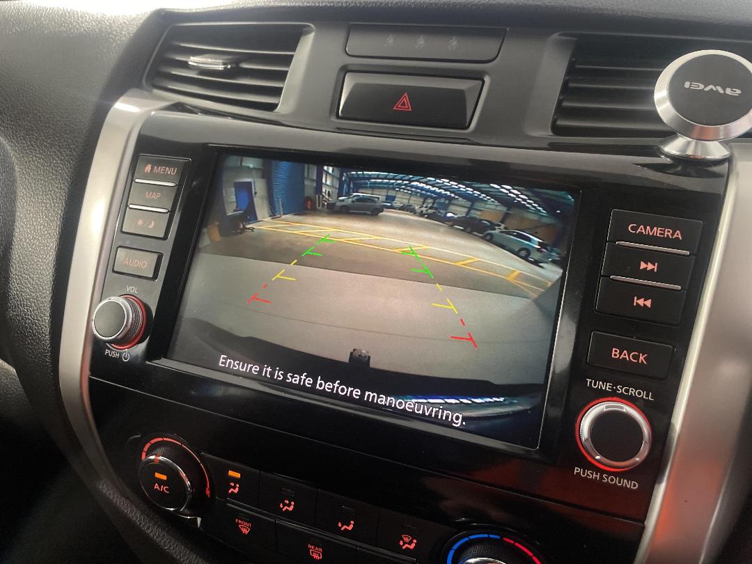 Photo '29' of Nissan Navara