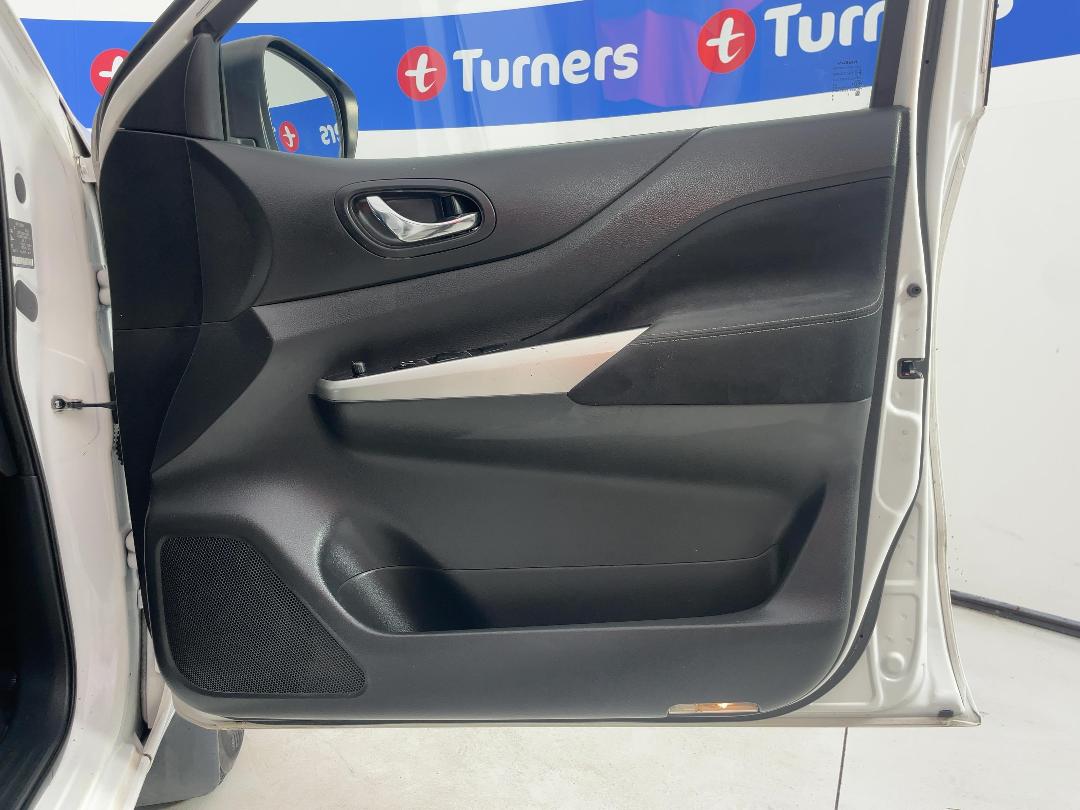 Photo '15' of Nissan Navara Photo '15' of Nissan Navara