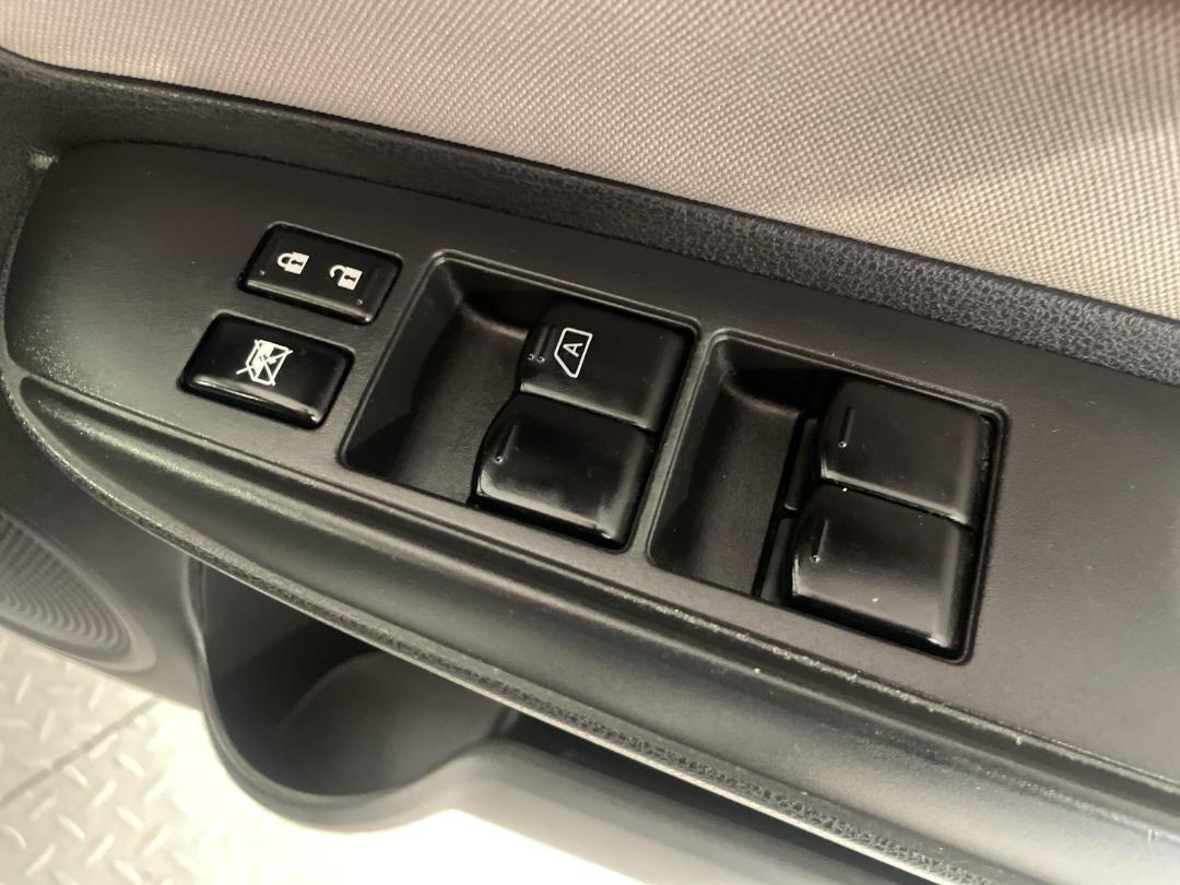 Photo '23' of Nissan Note Photo '23' of Nissan Note