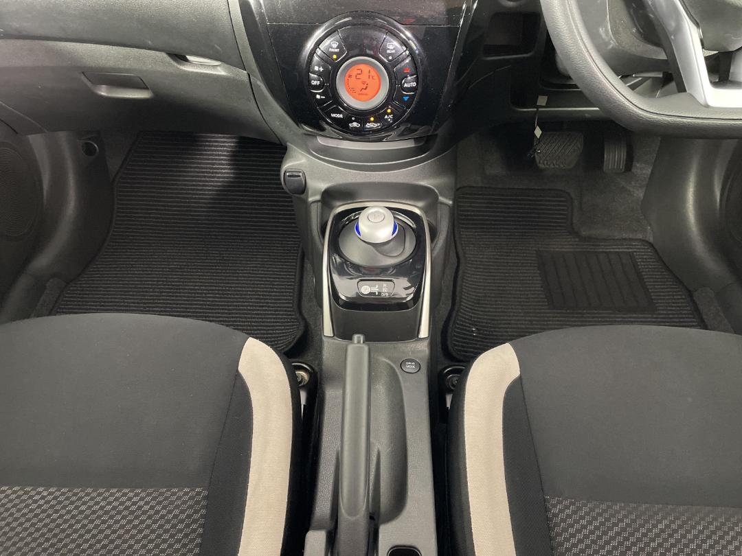 Photo '18' of Nissan Note