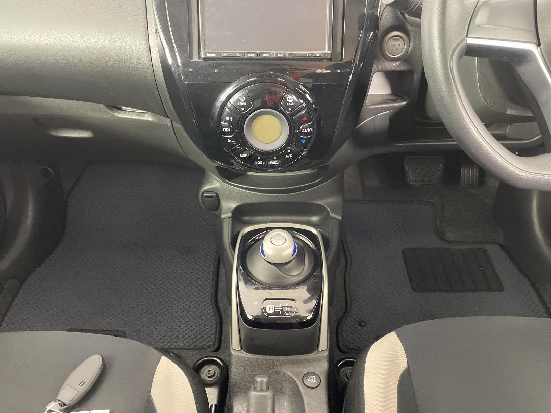 Photo '18' of Nissan Note