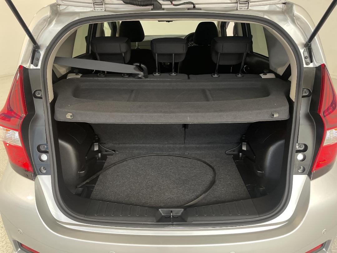 Photo '14' of Nissan Note