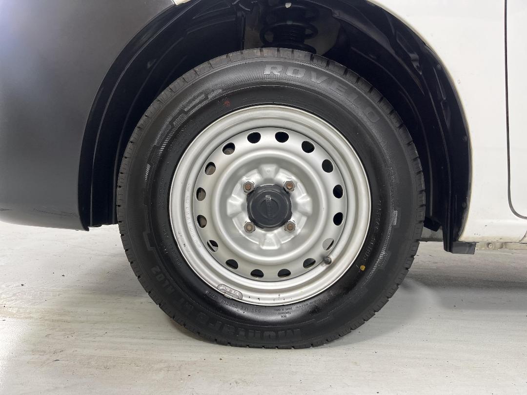 Photo '10' of Nissan NV200 Photo '10' of Nissan NV200