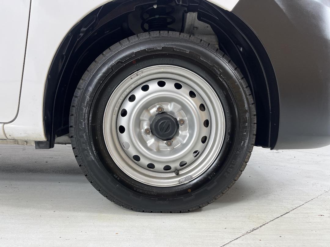 Photo '9' of Nissan NV200 Photo '9' of Nissan NV200