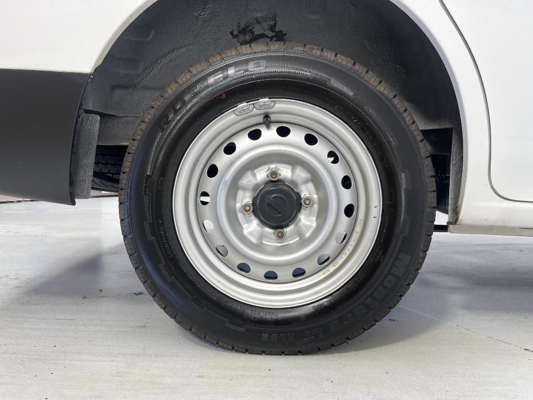 Photo '12' of Nissan NV200 Photo '12' of Nissan NV200