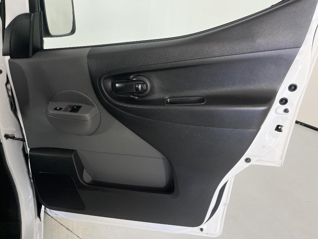 Photo '14' of Nissan NV200 Photo '14' of Nissan NV200