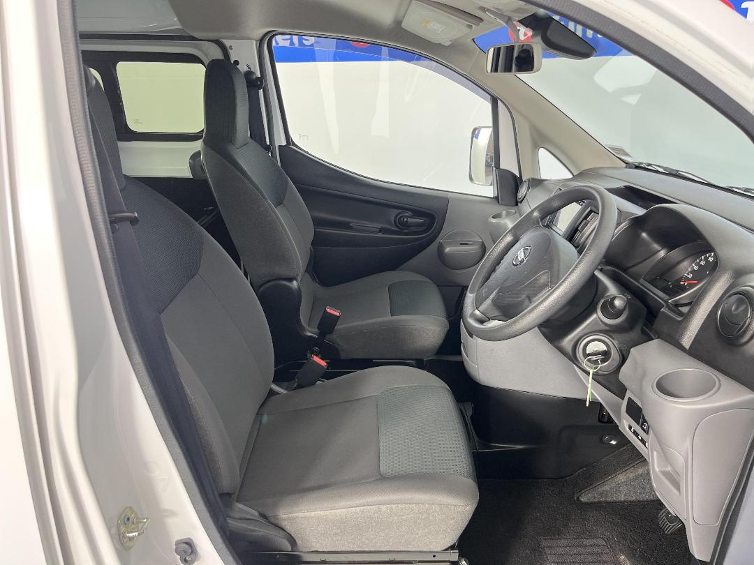 Photo '15' of Nissan NV200 Photo '15' of Nissan NV200