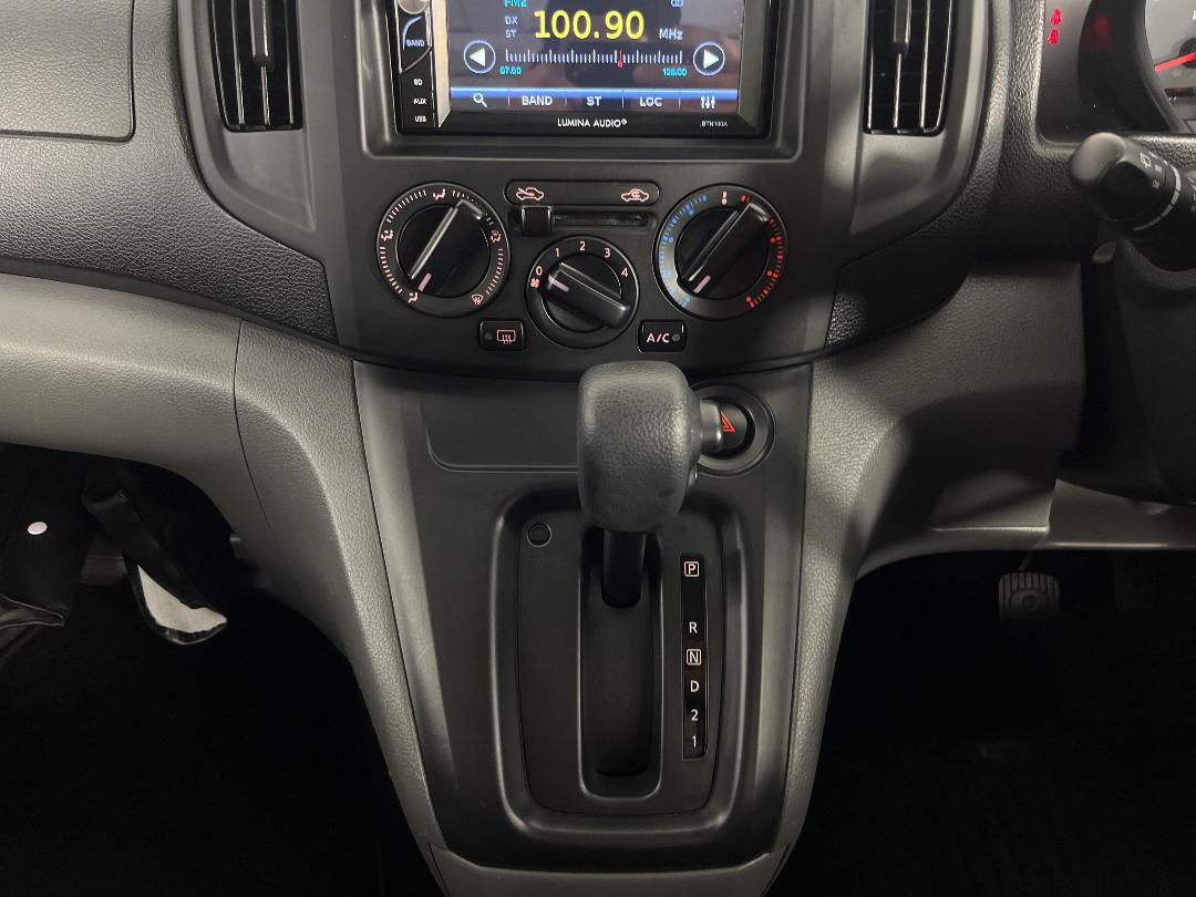 Photo '17' of Nissan NV200 Photo '17' of Nissan NV200