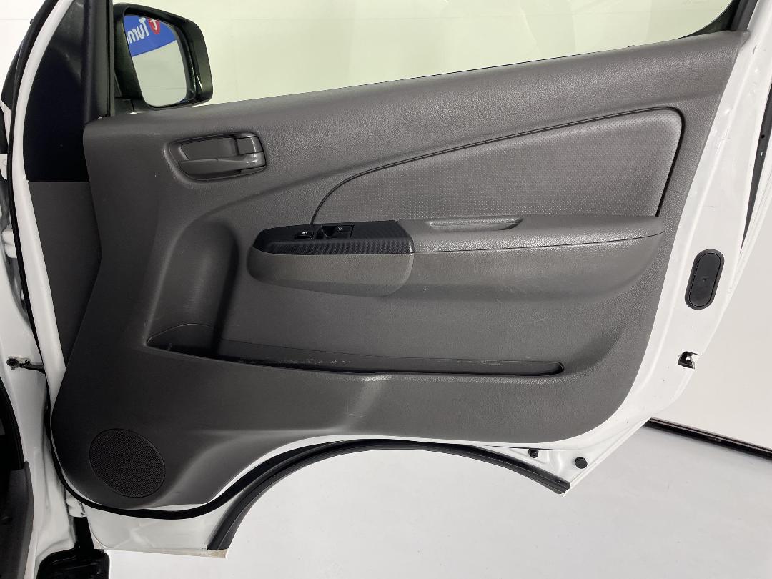 Photo '15' of Nissan NV350 Photo '15' of Nissan NV350