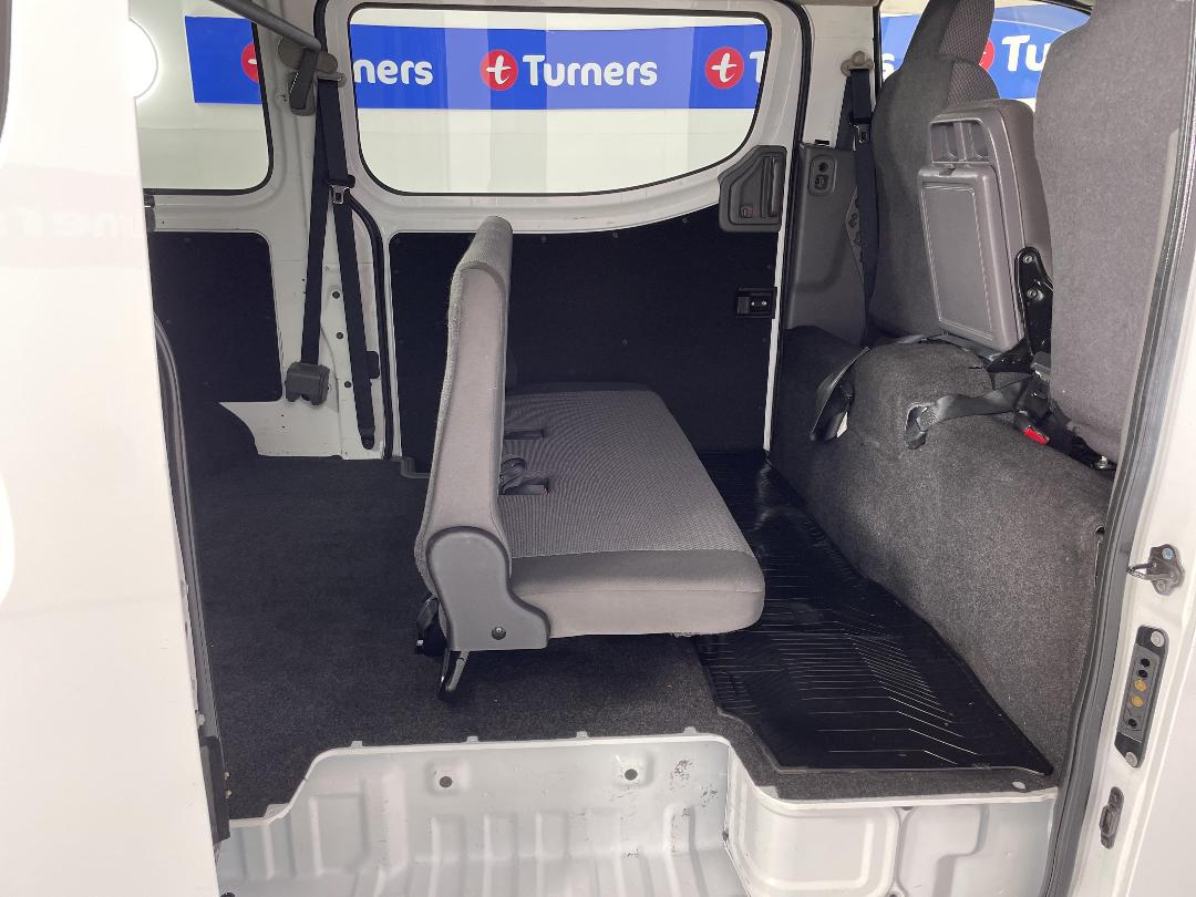 Photo '19' of Nissan NV350 Photo '19' of Nissan NV350