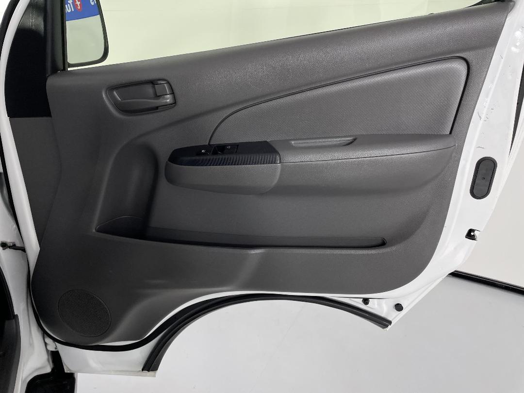 Photo '15' of Nissan NV350 Photo '15' of Nissan NV350