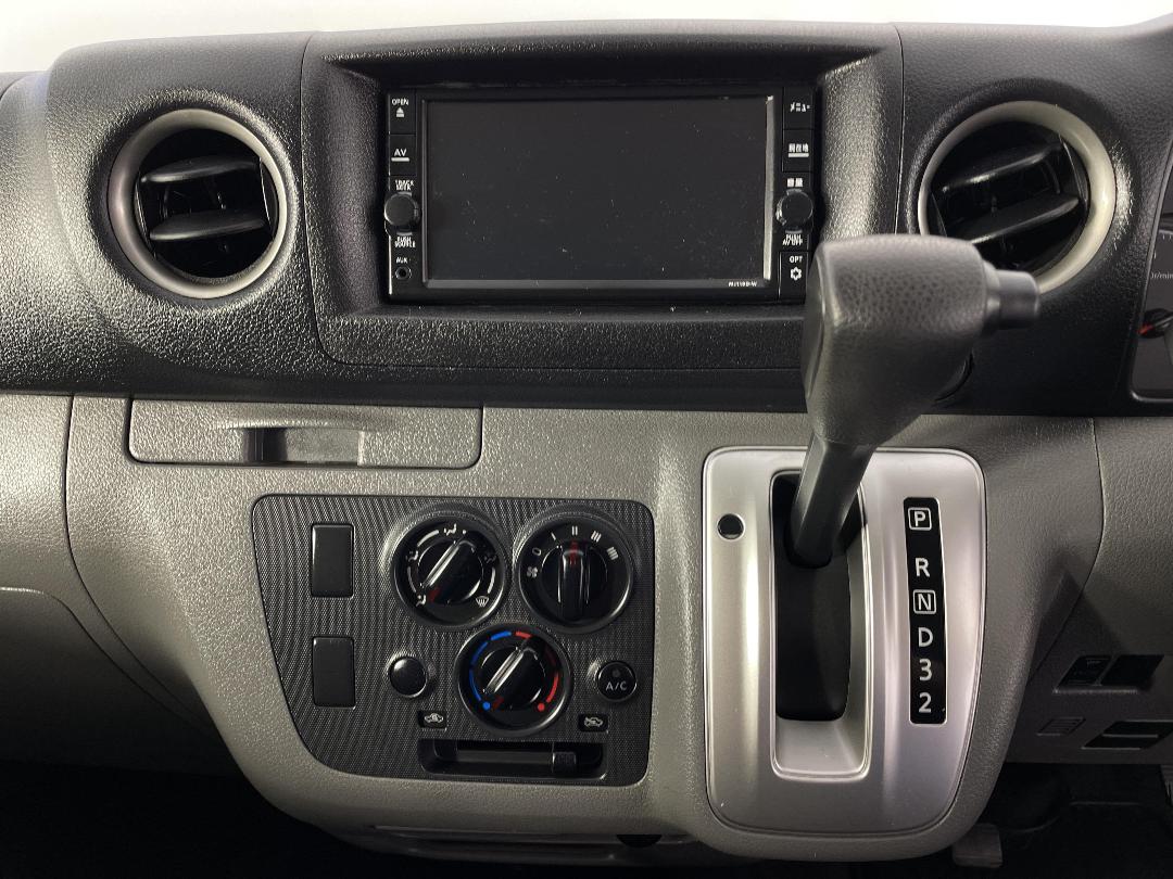 Photo '18' of Nissan NV350 Photo '18' of Nissan NV350