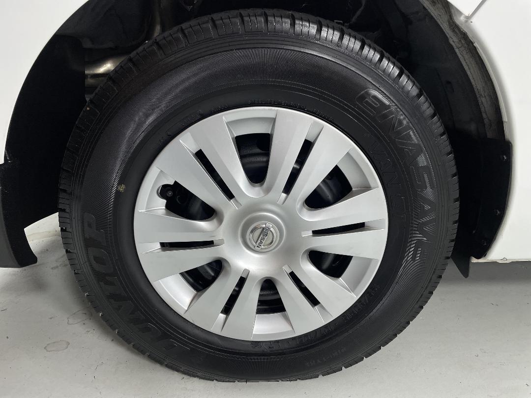 Photo '10' of Nissan NV350