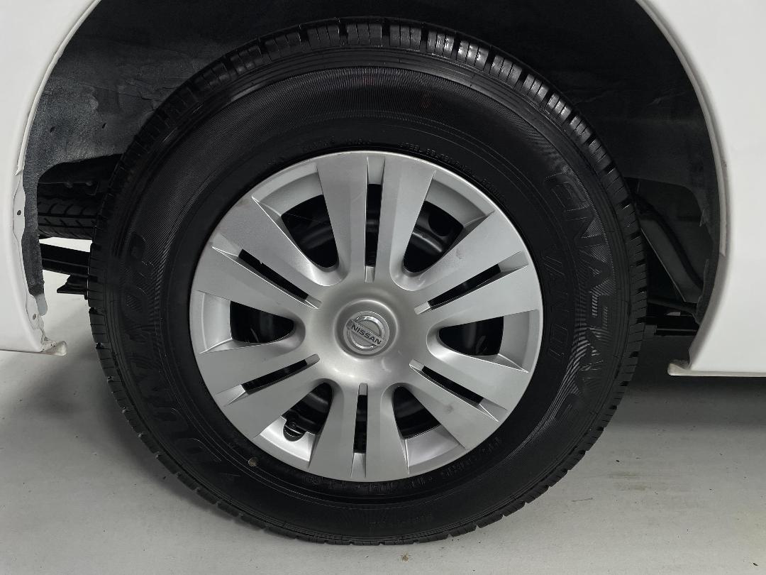 Photo '12' of Nissan NV350