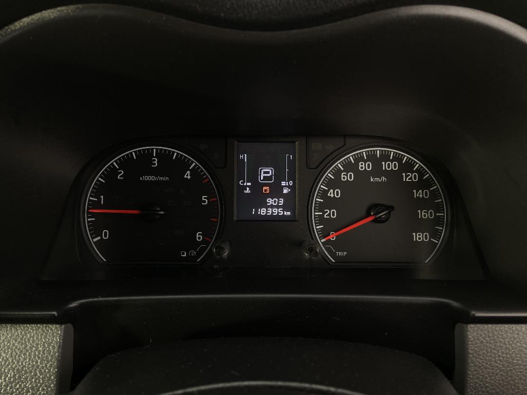 Photo '20' of Nissan NV350