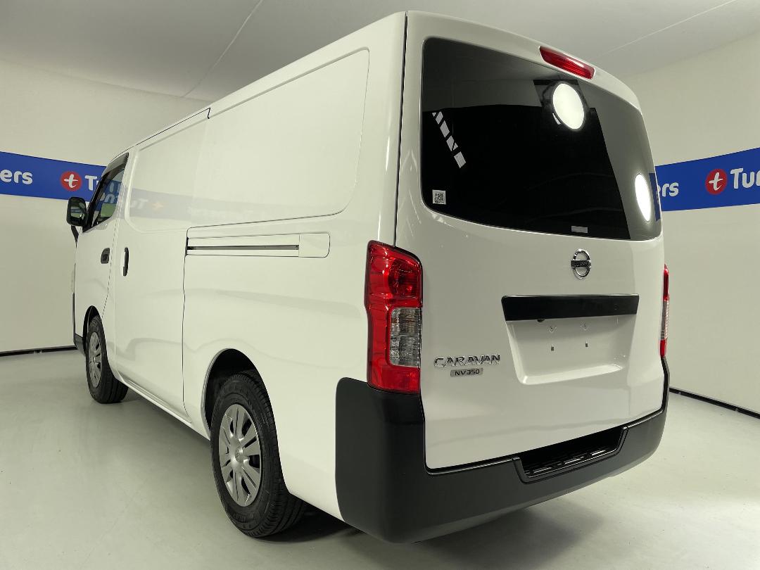 Photo '5' of Nissan NV350 Photo '5' of Nissan NV350