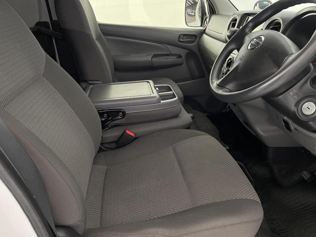 Photo '16' of Nissan NV350 Photo '16' of Nissan NV350