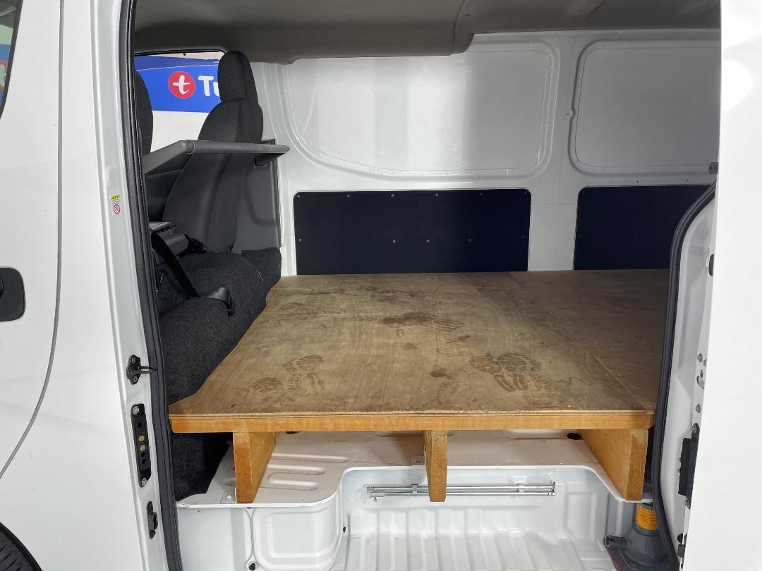 Photo '19' of Nissan NV350 Photo '19' of Nissan NV350