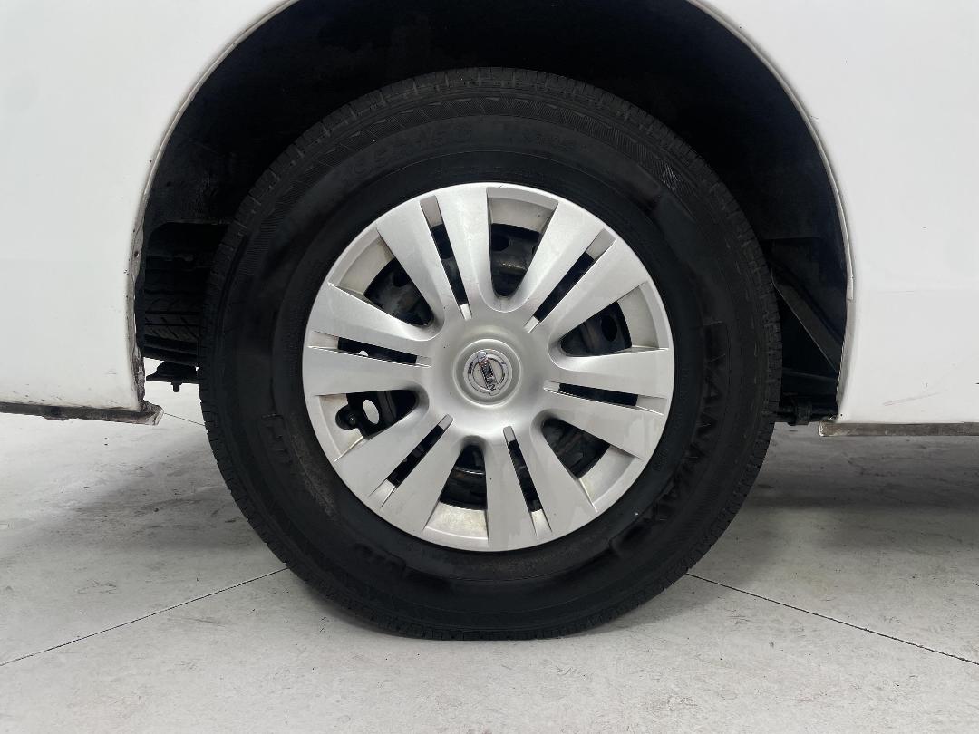 Photo '12' of Nissan NV350