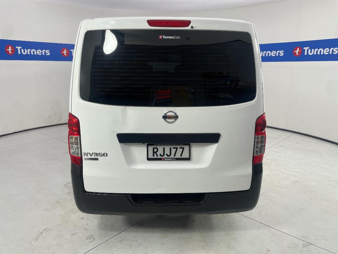 Photo '6' of Nissan NV350