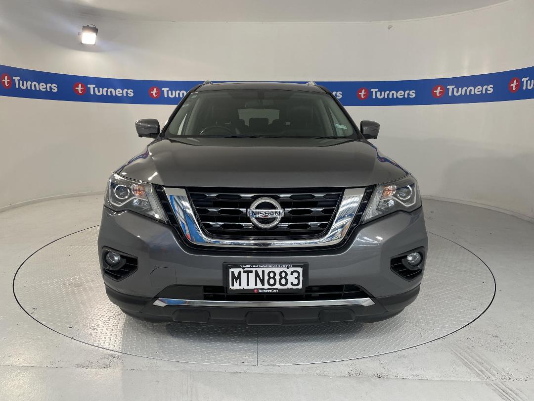 Photo '2' of Nissan Pathfinder