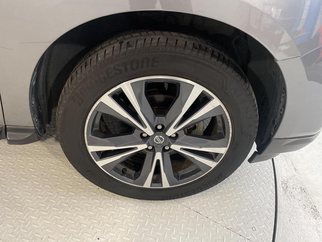 Photo '9' of Nissan Pathfinder